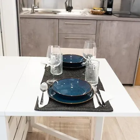 Biancasetta - 1bd Myk Town By Live&travel Apartment *