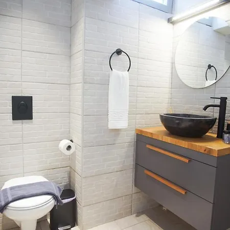 Biancasetta - 1bd Myk Town By Live&travel Apartment